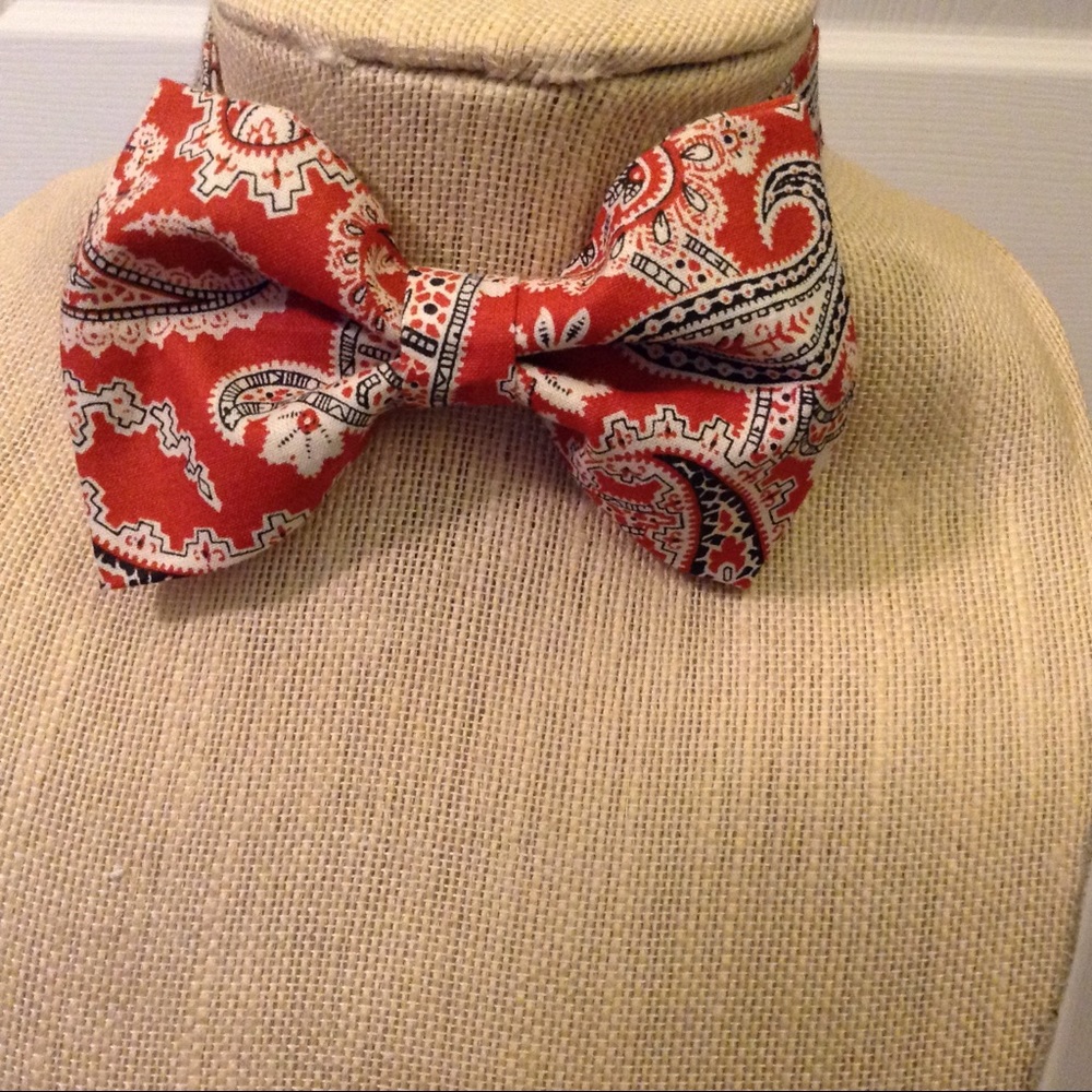 Bow tie